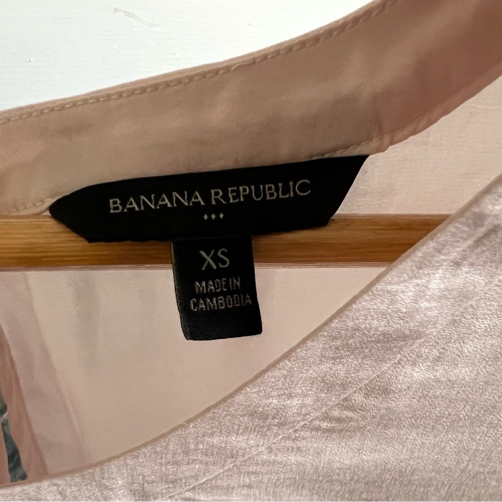 Petal Pink BANANA REPUBLIC Butterfly Cap Sleeve SILKY Short Sleeve BLOUSE Top XS - Picture 4 of 11
